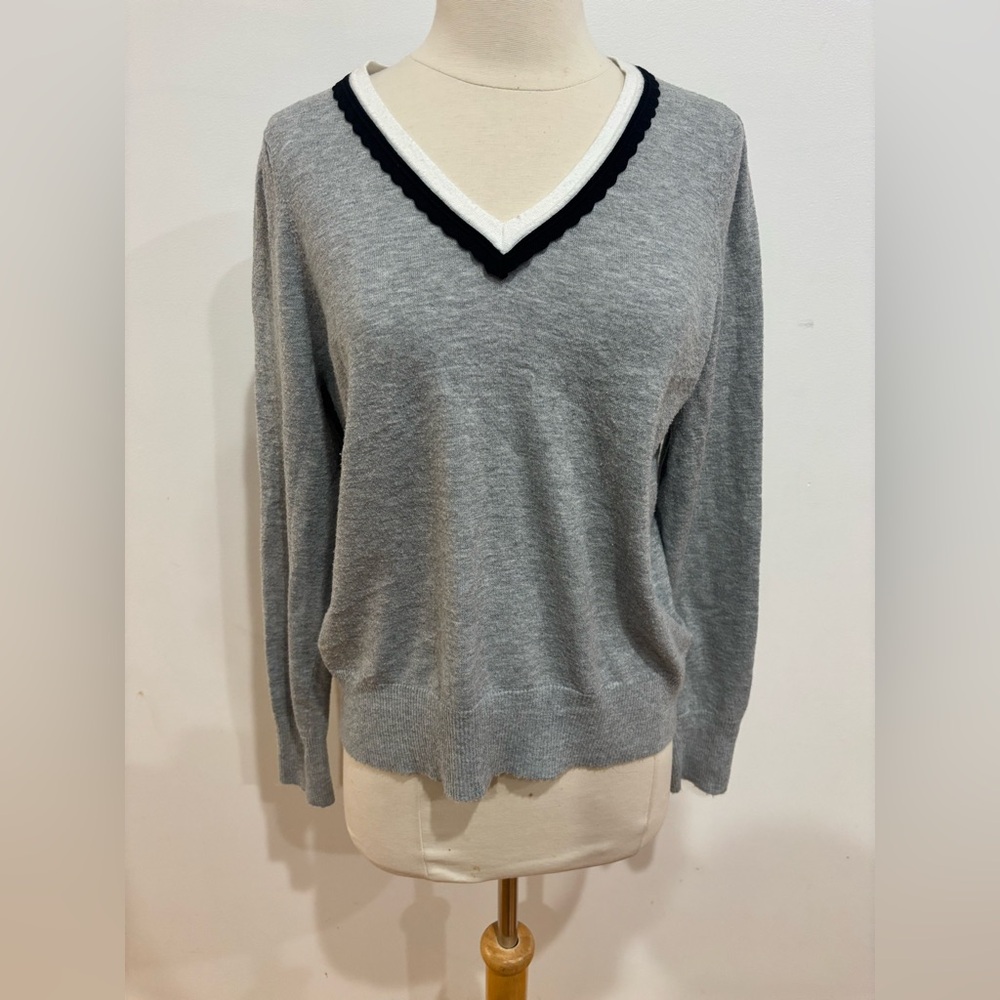 CeCe Deep V Contrast Trim Sweater, Size: S - Picture 6 of 12